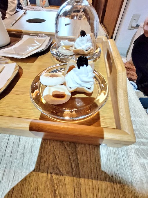 「食べ物 テーブル」のTwitter画像/イラスト(新着)