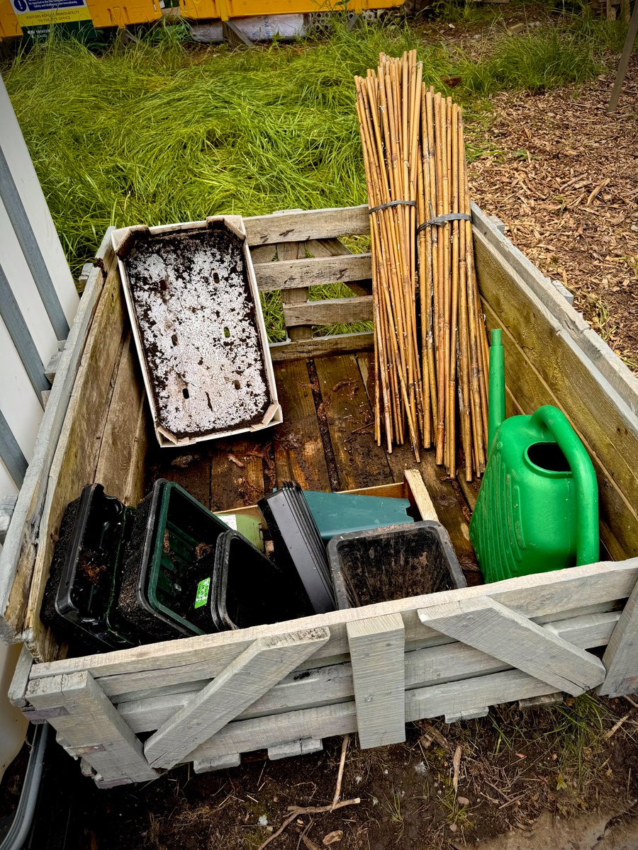 ♻️ Share, reuse, and recycle waste together! 

Drop off extra seeds, pots, or tools, and take what you need. 

Let's grow green and support each other! 🌿 

#Sustainability #CommunityGarden #ReuseRecycle #Burntwood #Walsall #Lichfield