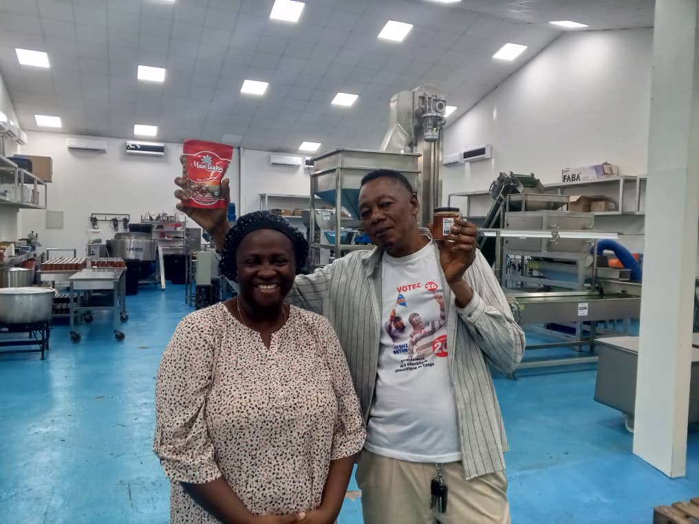 MANITECHCongo's tweet photo. Nous avons été béni par la visite de deux personnalités, des artistes de renom: maman Kalunga et Muyombe gauche. 

#manitechlove https://t.co/gZJoFRa2OI