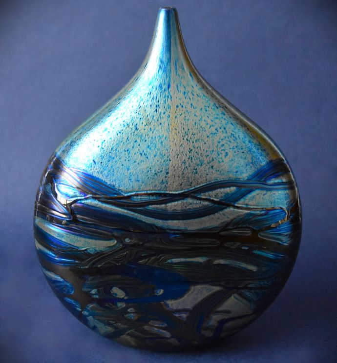 Nightscape Lollipop Vase Medium
Isle of Wight Studio Glass
#IsleofWightStudioGlass #glass #art #StratforduponAvon
bwthornton.co.uk/ise-of-wight-s…