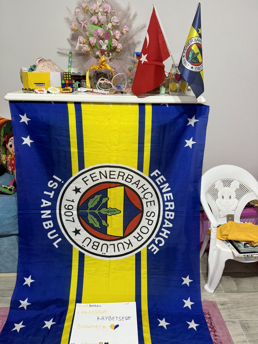 pinga41's tweet image. En kötü gün bugünse bugünde Fenerbahçe ümitleri çalınan tüm çocuklar için saldır FENERBAHÇE sarayların  soytarıları olacağımıza BAHÇELERİN FENERİ olmaya talibiz