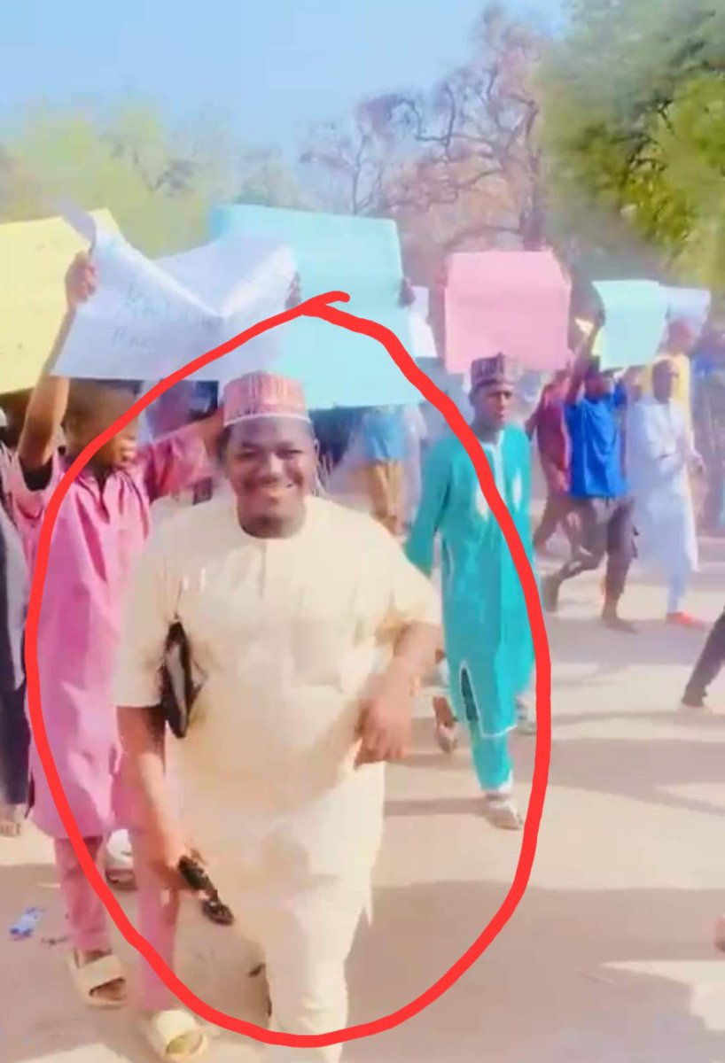 RayTilde's tweet photo. Former Ganduje aides were said to have caused yesterday’s staged protest in Kano. Below are their pictures from the protest. https://t.co/wOVakRkU9A