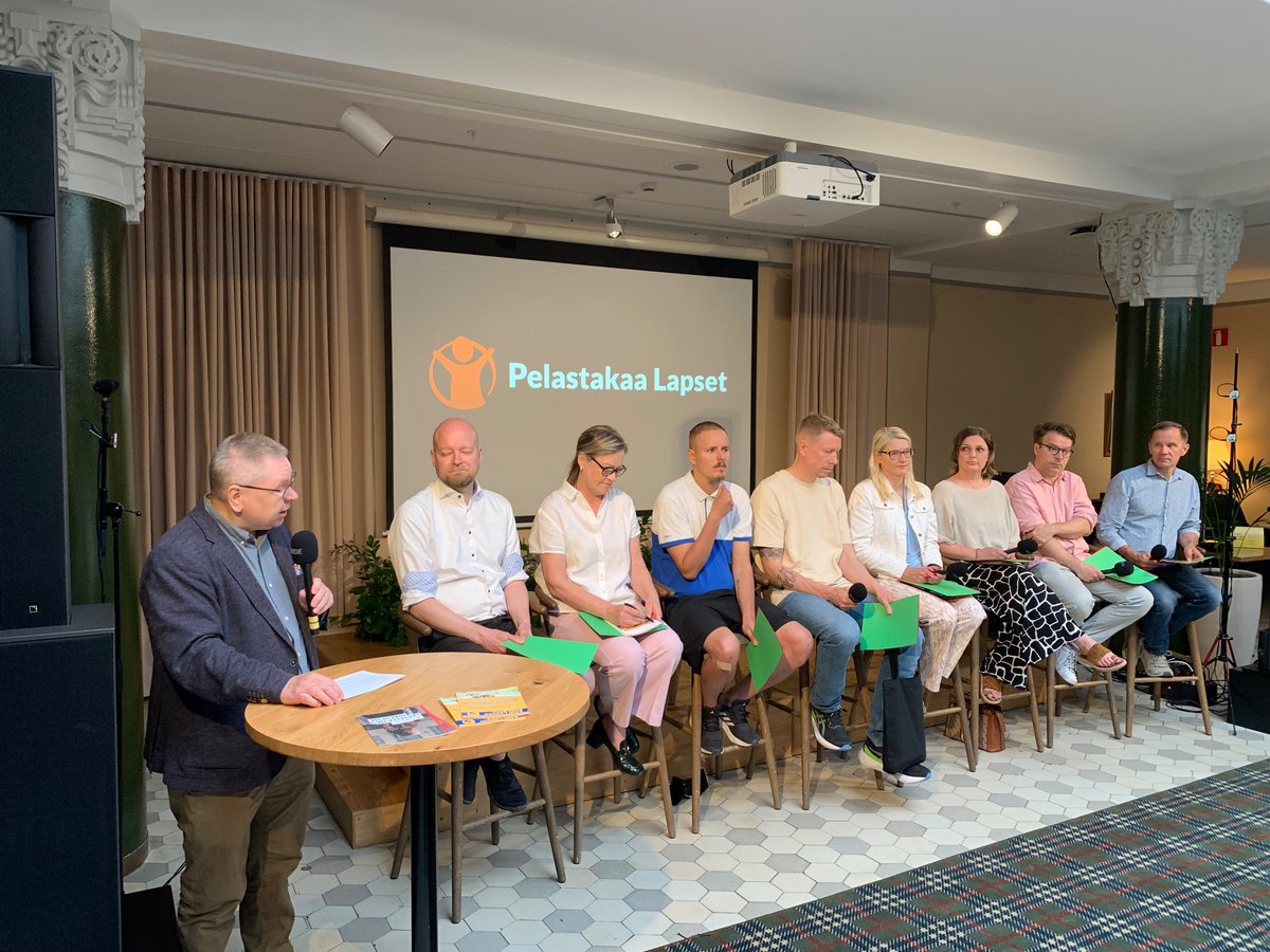 Tiina-Maria Levamo (@tlevamo) on Twitter photo Lasten turvallinen Eurooppa -paneelin avasi <a href="/pelastakaalapse/">Pelastakaa Lapset</a> hallituksen varapuheenjohtaja Rilli Lappalainen muistuttaen, että lasten tulevaisuus on nyt: lapset eivät voi odottaa. #lapsenoikeudet #lastenturvallineneurooppa #lapsiperheköyhyys #syrjimättömyys #osallisuus Lasten turvallinen Eurooppa -paneelin avasi <a href="/pelastakaalapse/">Pelastakaa Lapset</a> hallituksen varapuheenjohtaja Rilli Lappalainen muistuttaen, että lasten tulevaisuus on nyt: lapset eivät voi odottaa. #lapsenoikeudet #lastenturvallineneurooppa #lapsiperheköyhyys #syrjimättömyys #osallisuus