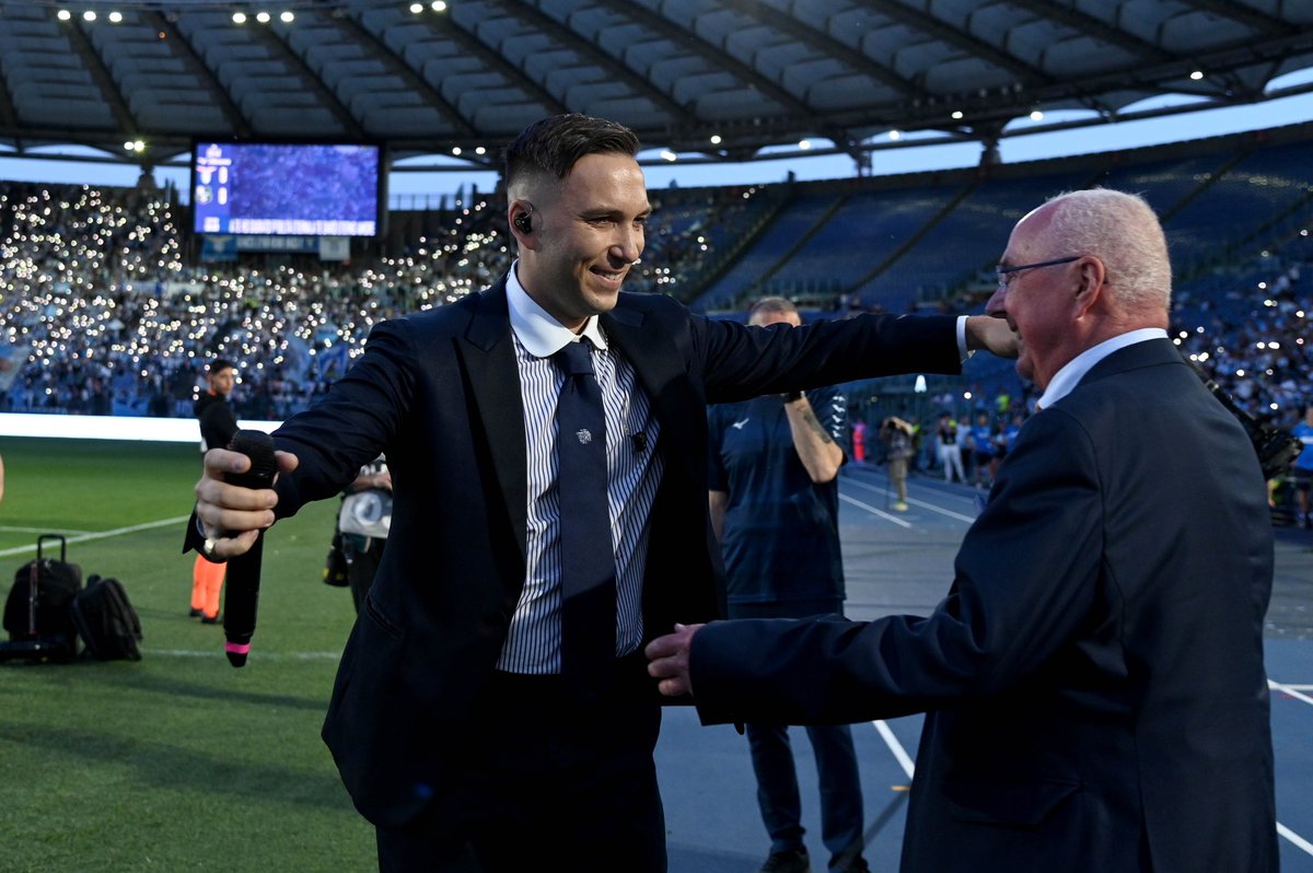 MattiaBriga's tweet photo. Per restituirti solo una piccola parte di quello che hai dato a noi.
Grazie Mr. Sven. Grazie per sempre.

#eriksson https://t.co/1RmfoUqfQP