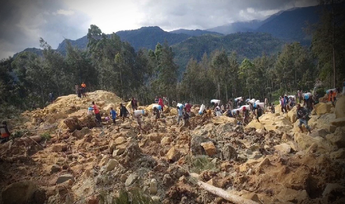 Köy yok oldu: 2 bin kişi canlı gömüldü! #PapuaYeniGine #Heyelan #SonDurum #Bilanço - finansgundem.com/foto-galeri/ko…