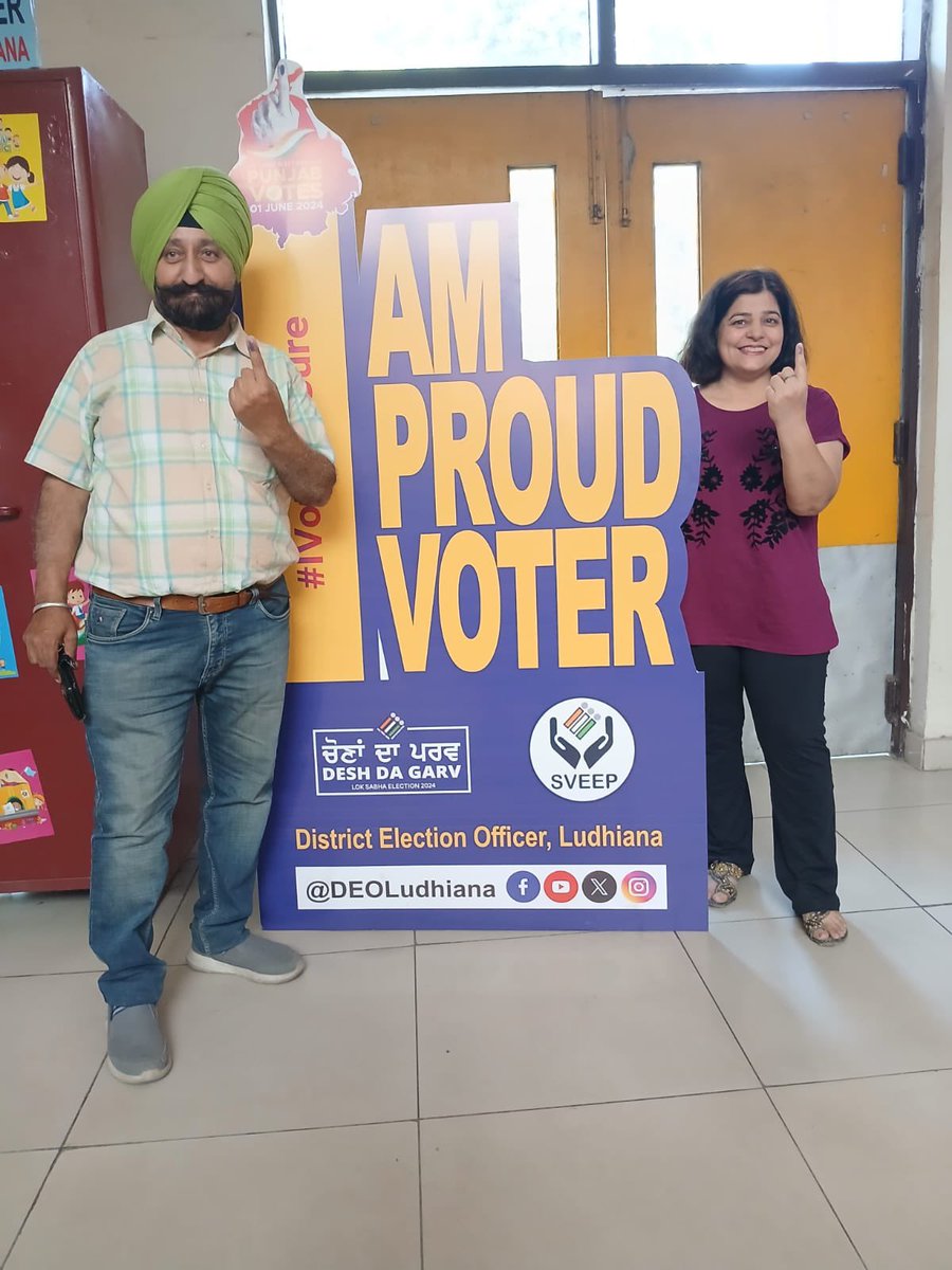 DPROLudhiana's tweet photo. Indian Express journalists @raakhijagga &amp; @GurmeetExpress cast their vote through postal ballot (absentee voters essential services) at DC office #Ludhiana today.

#IssVaar70Paar 
#LokSabaPoll #loksabhaelections2024
@sawhney_sakshi @TheCEOPunjab @ECISVEEP @IndianExpress https://t.co/V06A3jYOq4