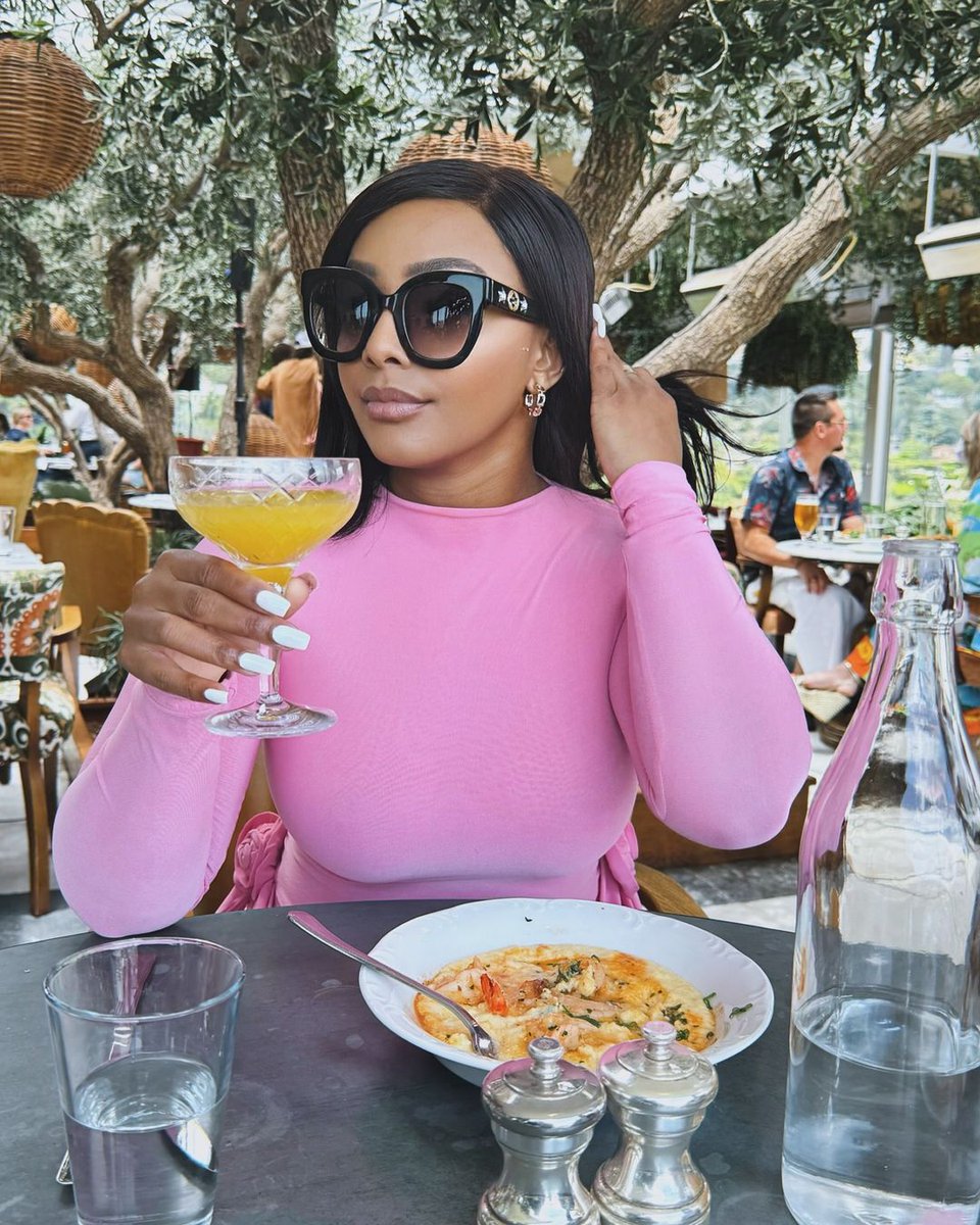 brieflyza's tweet photo. Boity Thulo living it up in California🤩
#Brieflyza #NewsUpdates #TrendingNews #BoityThulo @Boity https://t.co/p8tqD6qojI