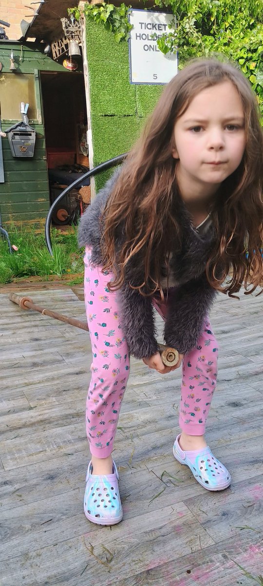 1934rabbit's tweet photo. Loving this mornings #DalysGymShed workout..I was joined by my crazy little princess .. #mental_health #FittestIsKey #Positivity #onions https://t.co/SeVloWMpW4