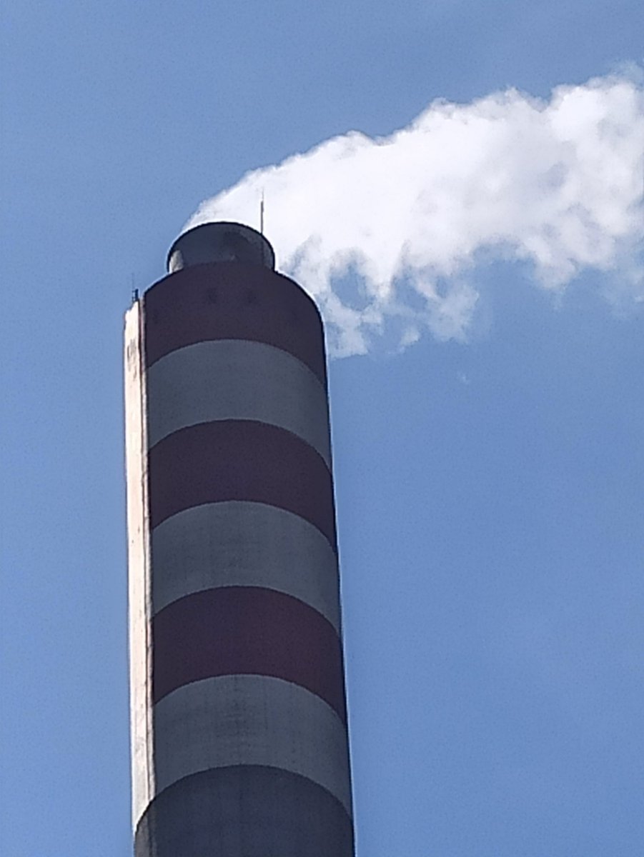 #Izenr sabah Foça tarafına giderken BIST de olan  firma fabrikaya start vermiş. Zoomladım.
2 aylık bakıma giriyoruz demişlerdi  bir kaç güne kap atarlar muhtemelen , bakıma giriyoruz dediklerinde taban olmuş şimdi start veriyoruz deseler acaba bir atak olur mu izleyelim . #izenr