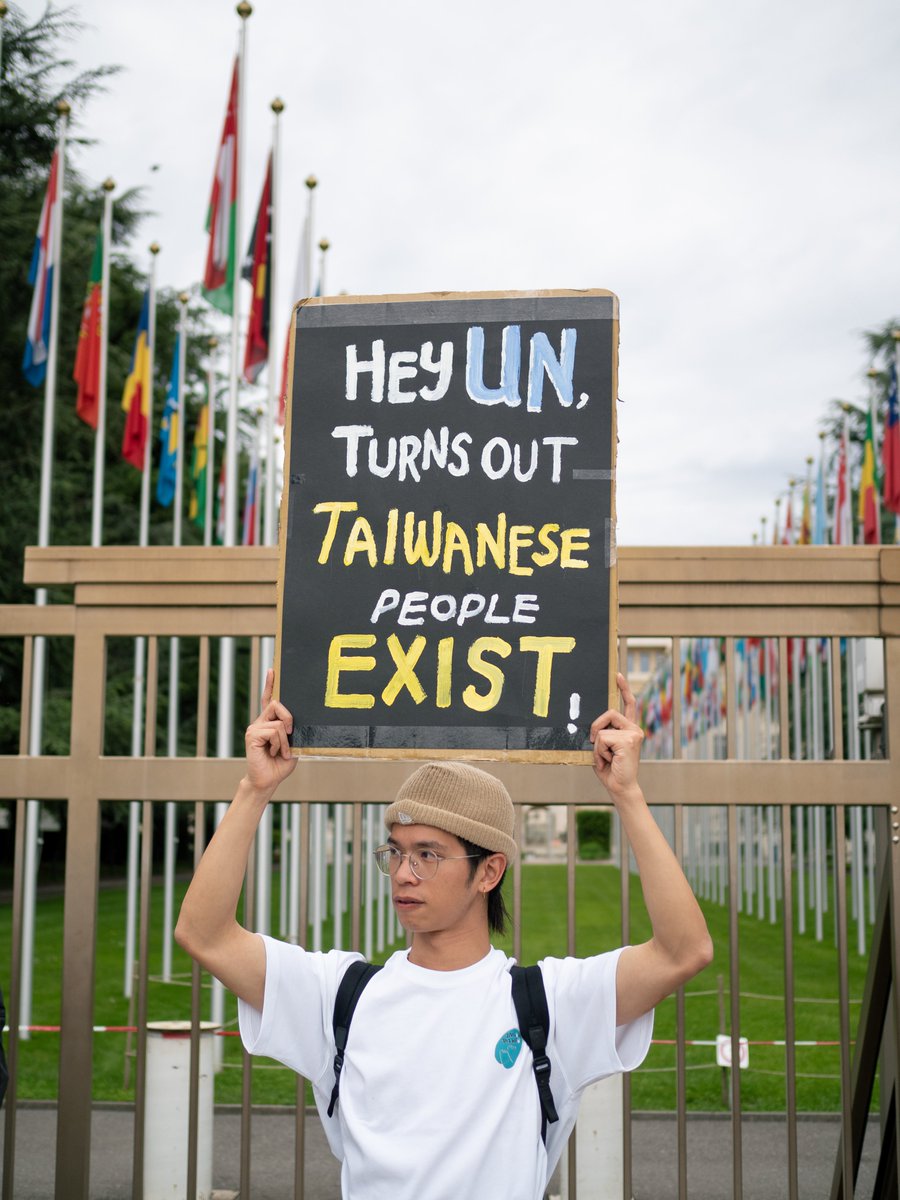 In front of the @UN office in Geneva, the Taiwanese students have a simple message.