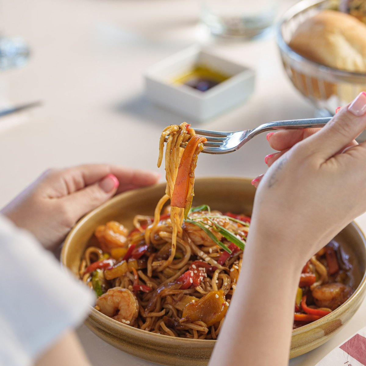 Aromatik lezzetiyle uzak doğu’dan Eziç mutfağına uzanan enfes Noodle lezzeti karides dilimleriyle bür başka güzel! 🥢😍#food #foodlover #cyprus #eziçrestaurant