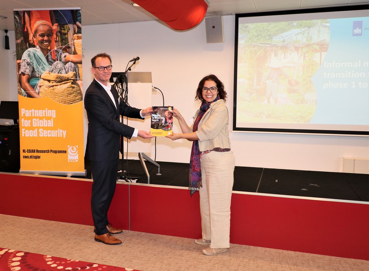 CGIAR_EMD's tweet photo. 🤝Excited to celebrate the strong strategic partnership between the Government of the Netherlands and @CGIAR, and the continuing #NLCGIAR program! #OneCGIAR #WithScienceWeCan @NWOFunding @NWONieuws
📸: Jenny van Bremen, NWO https://t.co/u27c966yrf