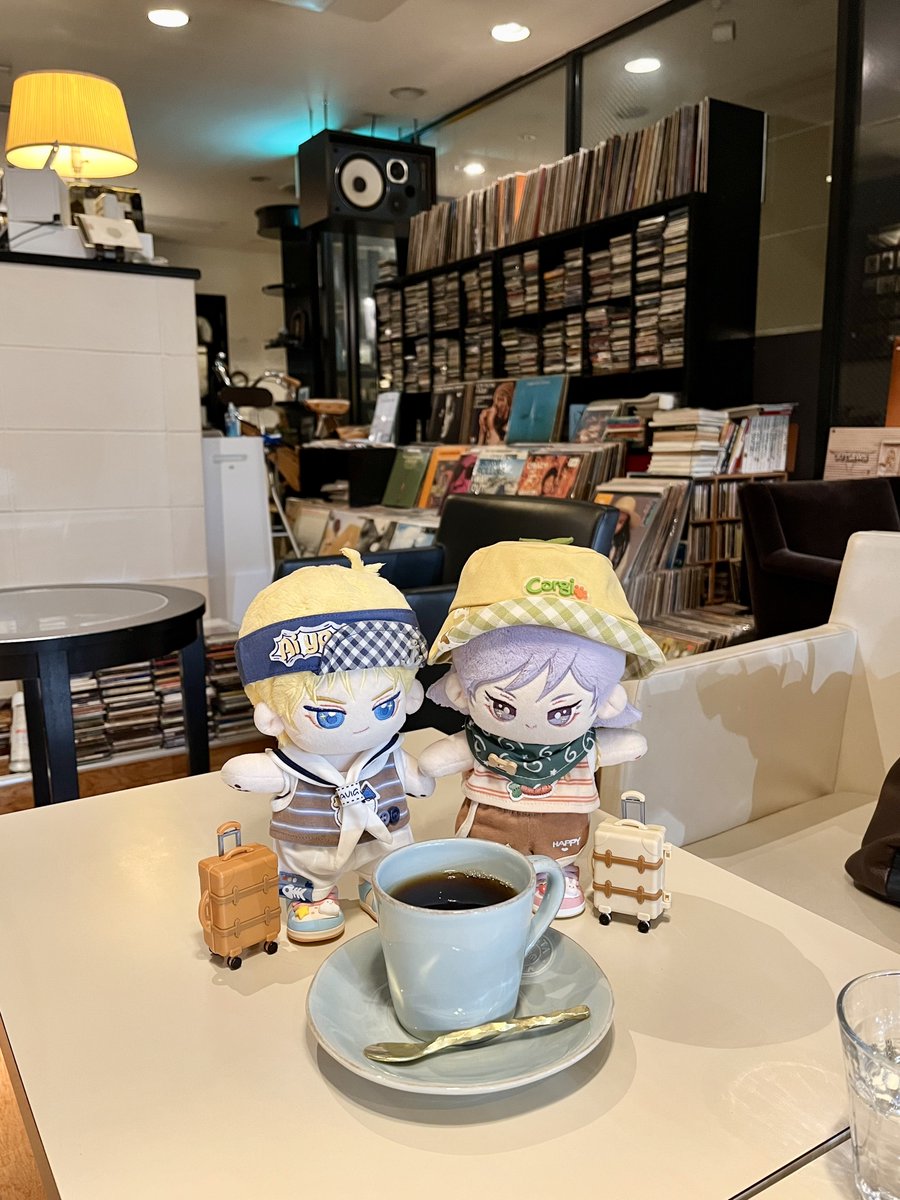 rose_sakurai's tweet photo. 💜レコード喫茶すごく雰囲気いいね!
❤コーヒーがおいしすぎる
💜ビートルズのアビイ・ロードを選んだよ!
❤レコードの音質がぬくもりたまらない!
#Cafe54 #富山
#小隊長のぬい活 #小隊長の富山旅行2024 https://t.co/grYiCuYp8U