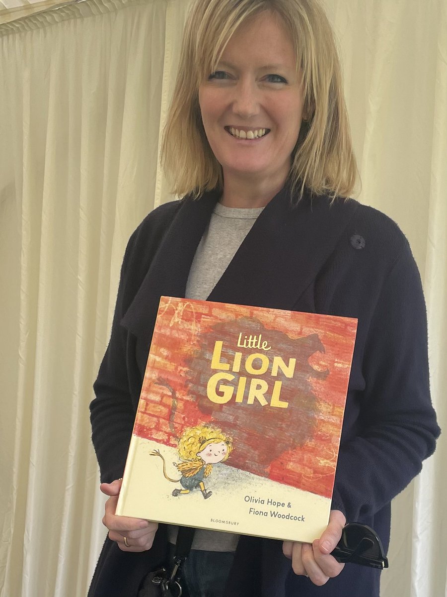 Found a little lion girl exploring in Merrion Square @ILFDublin this weekend 😀🦁 Olivia Hope’s new picturebook roars onto shelves in just a few weeks just to time for little ones embarking on new adventures this summer ☀️🦁 Adorable, happy illustrations by @FionaWoodcock 🧡🧡