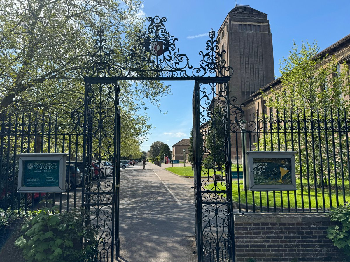 It's a Bank Holiday, but we're open as usual today, 9am-10pm! Tickets are available for our crime fiction exhibition, Murder by the Book. Click here to pre-book: loom.ly/ix0vIuI #CambridgeUniversityLibrary