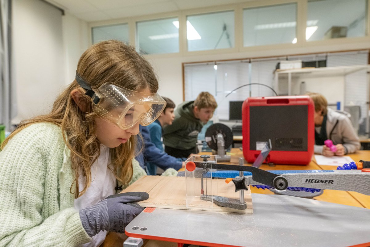 #JeunesMakers 🧰
2e édition le 30 mai !

Une journée de restitution dédiée aux projets de classes réalisés à l'aide du kit de machines et des ressources <a href="/fablabalecole/">Fab Lab à l'école</a>.

En partenariat avec <a href="/reseau_canope/">Réseau Canopé</a>.

👉cite-sciences.fr/fr/vous-etes/e…