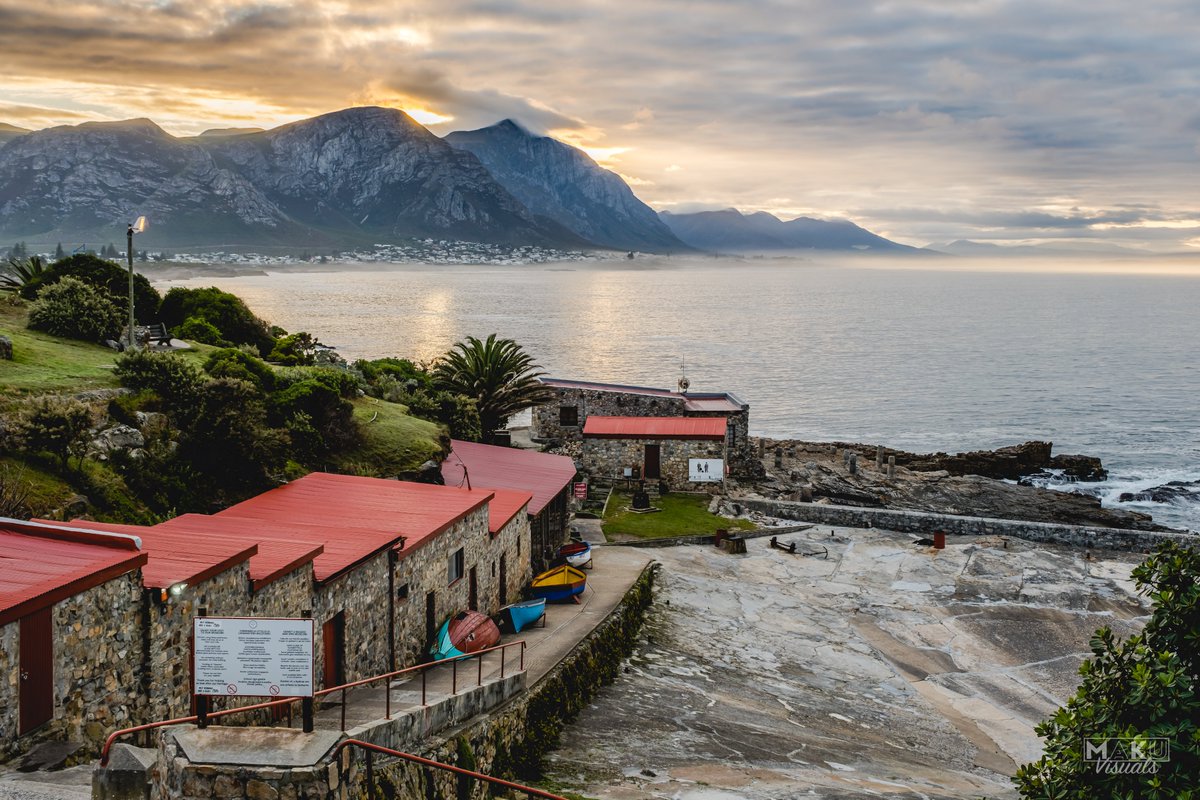 makuvisuals's tweet photo. Early mornings becoming the regular, but wow, what a way to start the day! Each #sunrise is a unique one, and just emphasizes the natural beauty of this scenic coastal village that is #Hermanus 
#MAKUvisuals #Overstrand #CapeWhaleCoast #ThisIsSouthAfrica #SouthAfricaTourism https://t.co/h0CsmjljlM