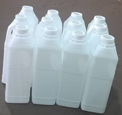 PlasticRwanda's tweet photo. #PlasticRwanda we have these products S/Jerrycans 2L that may contain water, Milk, juice, etc. we have all colours ,durable then strong @PsfKigali @gishwati @Ngabo_Karegeya @Visit_Bigogwe @inyange https://t.co/2bll4Hv7JS