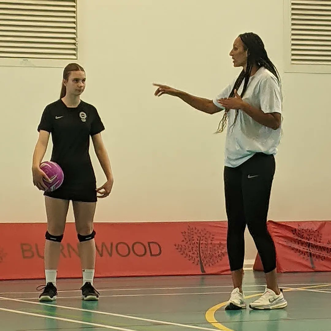 Can confirm that <a href="/GevaMentor/">Geva Mentor CBE</a> is every bit the inspirational legend you would hope she is in real life. Molly had a training session with her yesterday and it was perfection. Thank you to <a href="/netball_coach/">Netball Coach UK</a> for making this happen!