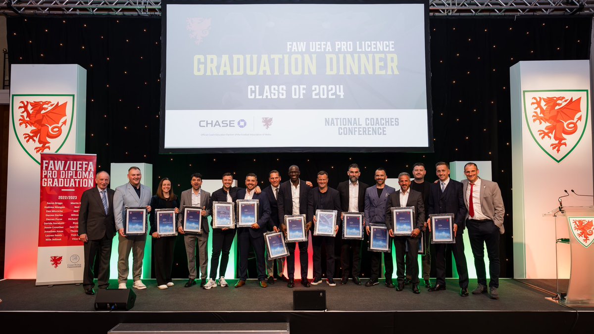 Jonathan Jones tweet media