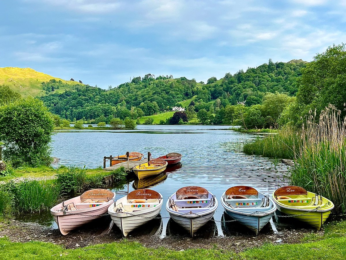 #BankHolidayMonday in the gentle vale. A wet morning, but a drier afternoon is forecast. We’ll be open 10:30-17:00. #Faeryland #Grasmere #LakeDistrict #loveukweather @ThePhotoHour @StormHour