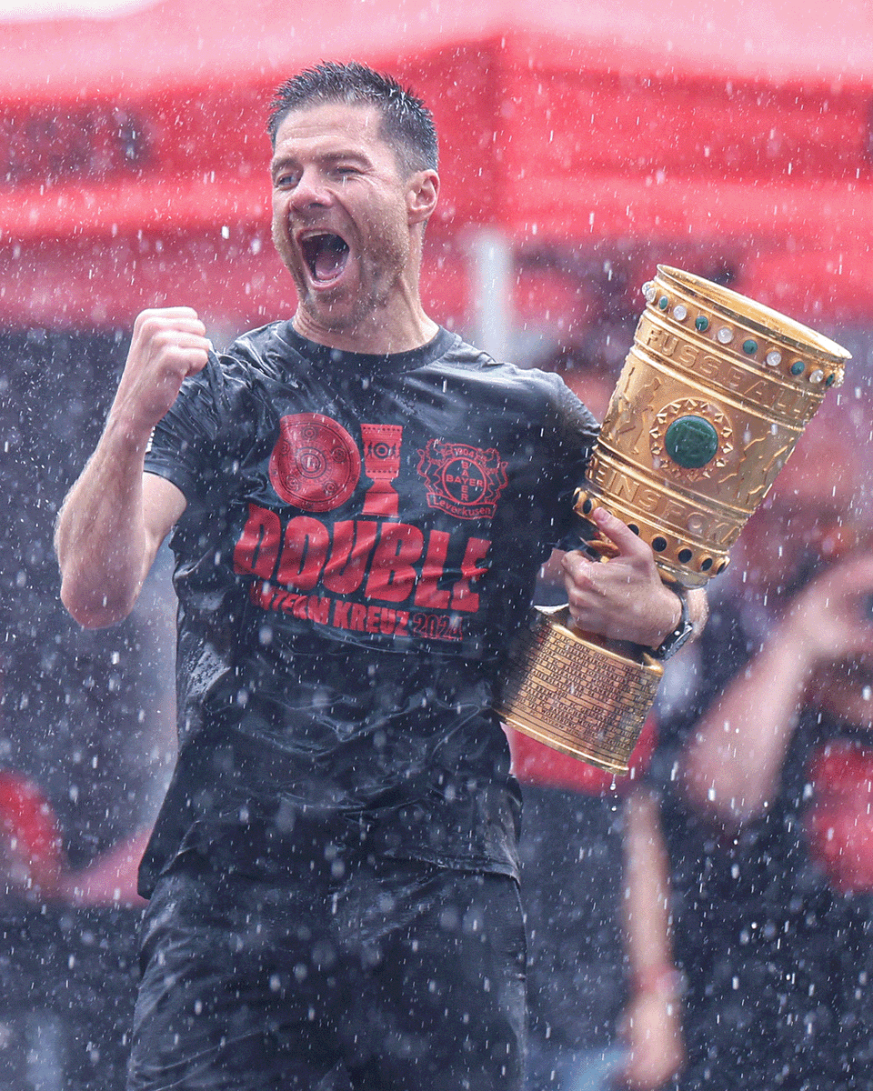 433's tweet photo. Look up 'cold' in the dictionary, and you'll probably find this photo of Xabi Alonso 🥶 https://t.co/qPsM5LsrX2