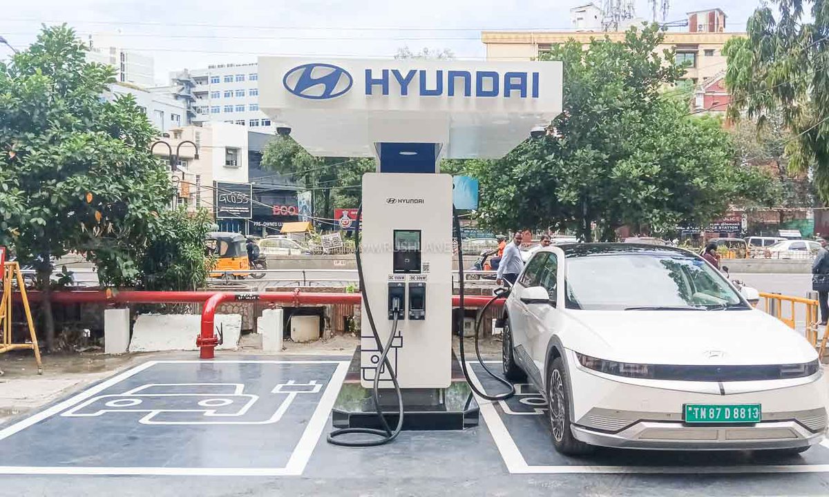 Hyundai installs Chennai’s first 180 kW DC fast charging station at Spencer Plaza Mall. It’s part of the MoU signed with TN Govt for 100 fast public chargers across Tamil Nadu… #TN #EV ⚡️🚘