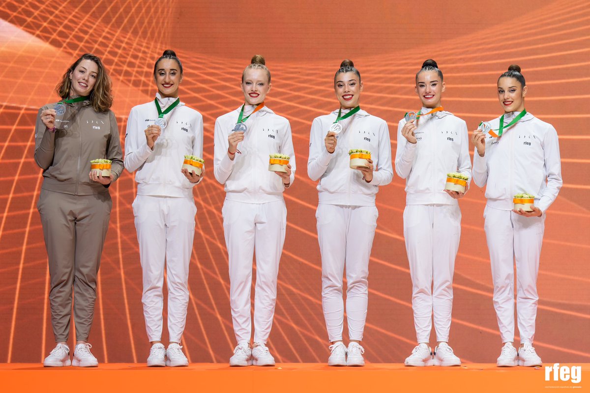 🤸‍♀️ ¡Qué gran momento vive nuestra gimnasia rítmica! España cierra el Europeo de #Budapest2024 con tres increíbles medallas: 🥇 Ejercicio mixto 🥈 Cinco aros 🥉 Clasificación general ¡Enhorabuena, campeonas! 😍 @RFEGimnasia