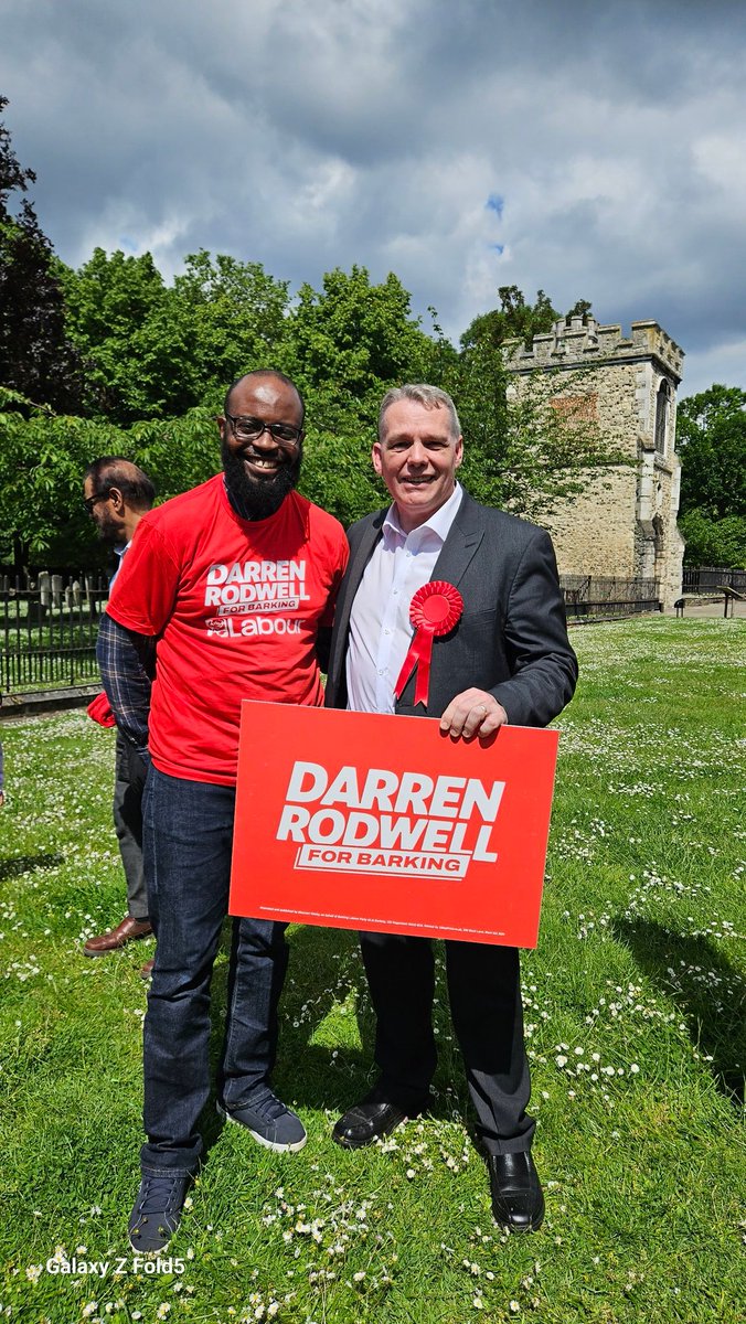 A fantastic turnout at <a href="/DarrenRodwell/">Darren Rodwell</a> <a href="/CllrDRodwell/">Cllr Darren Rodwell</a>'s campaign trail in the Barking Constituency and a great response on the doors in both Gascoigne and Northbury ward over the weekend with strong backing for Labour
