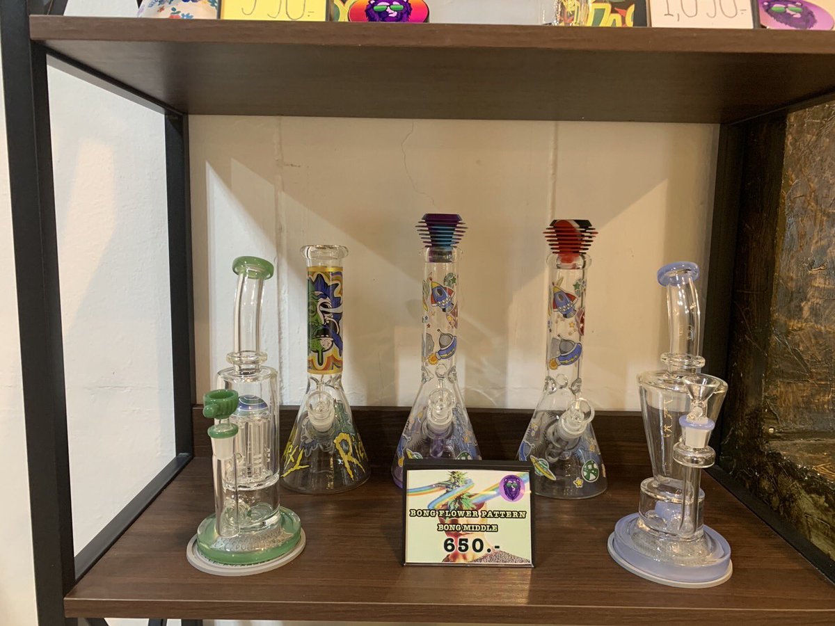 ubonweed's tweet photo. Bong Middle GLASS 25CM.
💸650฿
Wed:https://t.co/bDtlk5aXXw
LINE:https://t.co/tHt0680oR5
📌 https://t.co/8FUNn4XA5P
#PURIKUSH #กัญชาอุบล #อุบล #คาเฟ่อุบล #CBD #สายเขียว #ร้านขายกัญชาใกล้ฉัน #ร้านกัญชาใกล้ฉัน #ร้านogใกล้ฉัน https://t.co/w1ZYQ8YIbO