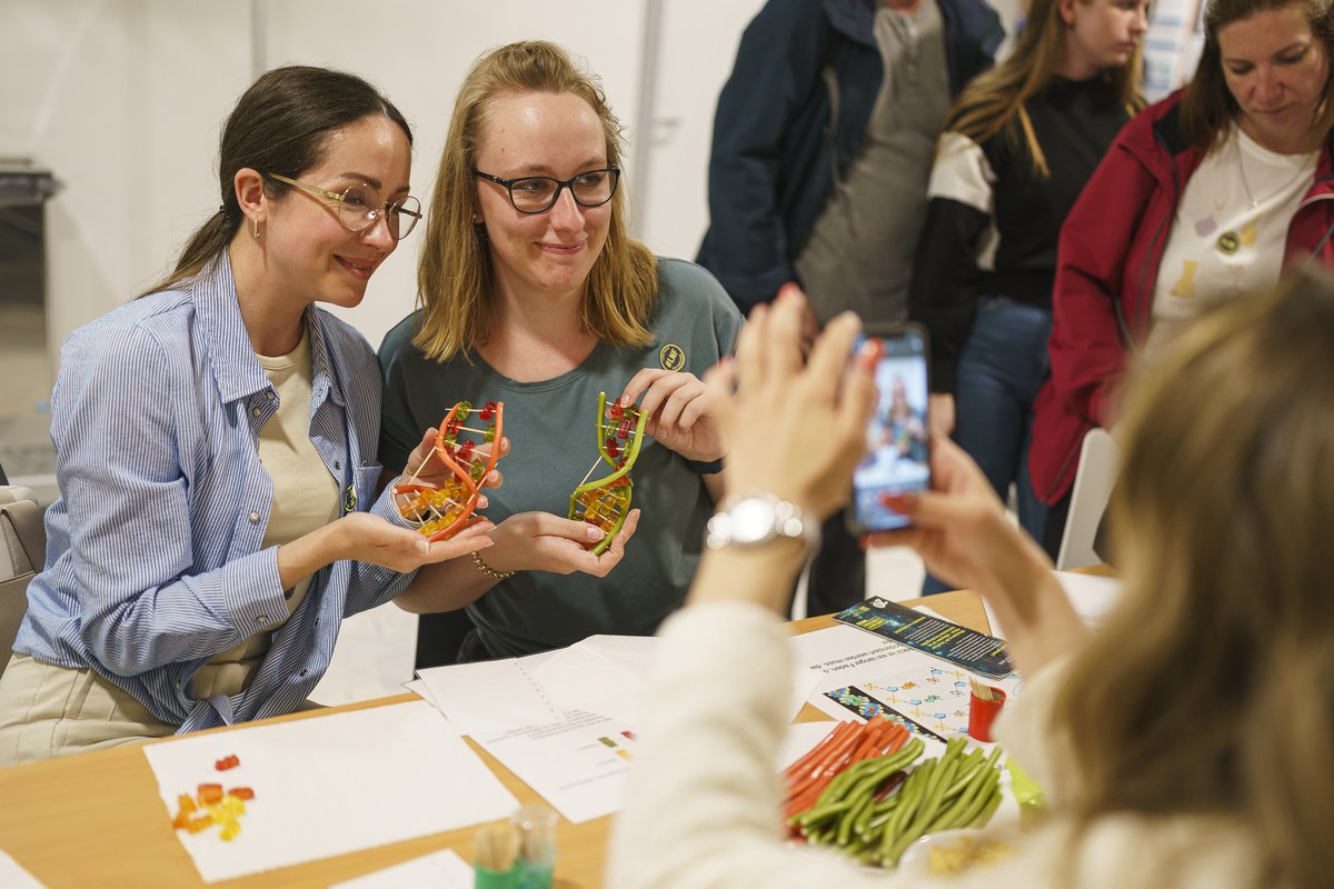 Wow! The @LNF_Austria was a huge success 🥳, we had more than 770 visitors at the @cancerCCR! 🧬🔬🧪#vienna #science #cancer