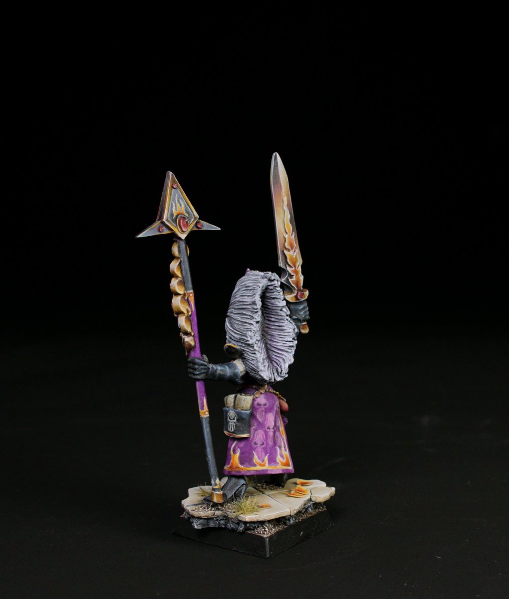 And here some final high quality pictures of my painted unreleased Dark Elf Sorceress #1 . #warhammercommunity #oldhammer #PaintingWarhammer #warhammer #theoldworld