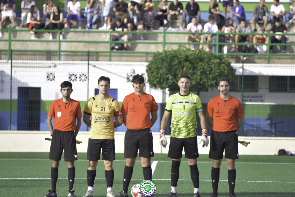 cpmlaslagunas's tweet photo. 📸 𝗙𝗼𝘁𝗼𝗴𝗮𝗹𝗲𝗿í𝗮: Final (Ida) Play Off de Ascenso a 2ª Andaluza Senior 👉 @futbolerosmalaga 

CP Mijas-Las Lagunas 4️⃣➖0️⃣ Olímpica Victoriana CF

#JuntosCrecemos 🍍
#VamosLagunas 🤍💙 https://t.co/EckOTs6bxP