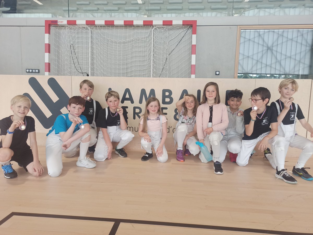 Pontivy Escrime (@pontivyescrime) on Twitter photo <a href="/PontivyEscrime/">Pontivy Escrime</a> 2 médailles de 🥉 aux challenge de Bretagne Moins de 11 ans par équipe. Bravo à tous ! <a href="/JARNIGONM/">Michel JARNIGON</a> <a href="/PontivyEscrime/">Pontivy Escrime</a> 2 médailles de 🥉 aux challenge de Bretagne Moins de 11 ans par équipe. Bravo à tous ! <a href="/JARNIGONM/">Michel JARNIGON</a>