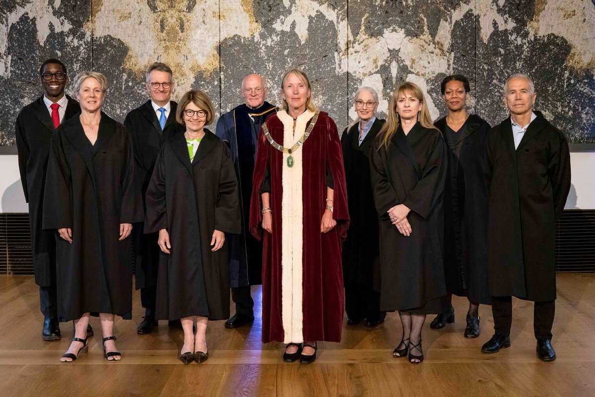 Last week, Dr. Anne Larigauderie, <a href="/IPBES/">ipbes</a> Executive Secretary, received an Honorary Doctorate from <a href="/UiB/">Universitetet i Bergen</a>, Norway, nominated by the university leadership. 🇳🇴

The award recognises her central role in building and leading the work of IPBES🌎 

CONGRATULATIONS Anne! 👏🏽📸