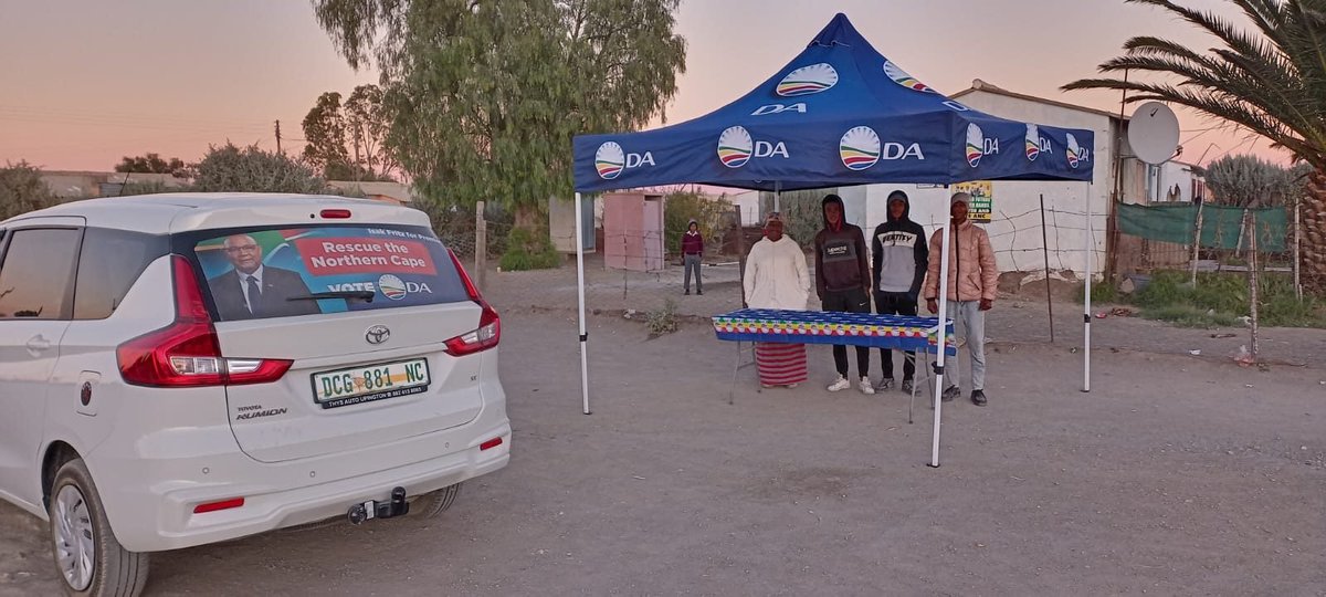 DA_NCape's tweet photo. 🧢DA teams are ready at #Britstown and voting stations across the province to assist voters with special votes.

We have worked hard the past two years for this crucial moment. 

Let your vote be counted in our fight for survival!
#VoteDA to #RescueSA https://t.co/JYXokatIas