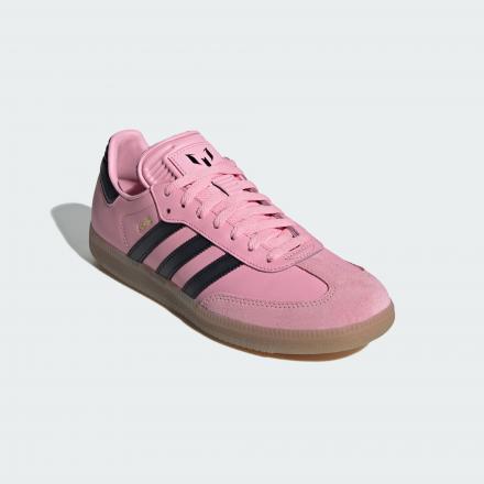 「pink footwear simple background」 illustration images(Latest)