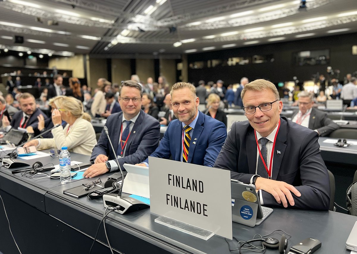 SuomenEduskunta's tweet photo. Suomi järjestää Naton parlamentaarisen yleiskokouksen syysistunnon vuonna 2027.  

Tiedote: https://t.co/dQDFggBqe8 https://t.co/jkRzyQG21J