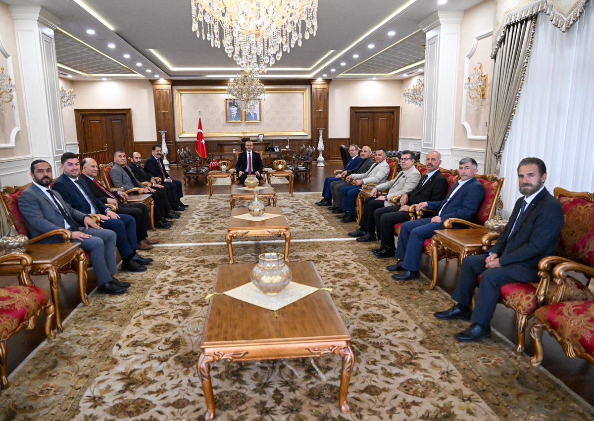 Kocaeli Erzurum Dernekler Federasyonu Başkanı Tekin Dursun ve yönetimi ile bir araya geldik. Çalışmalarına ilişkin bilgiler aldığımız Başkan Dursun ve yönetimine ziyaretleri için teşekkür ediyorum.