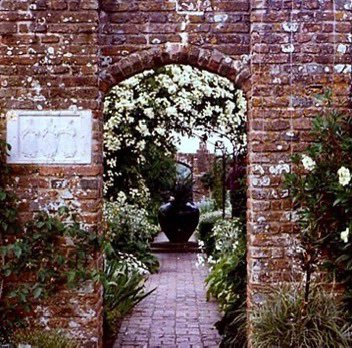 House & Garden: V Sackville-West on her garden at Sissinghurst (1950) [Part II] To sum up, I think I have succeeded in making the garden pretty with my flowers.