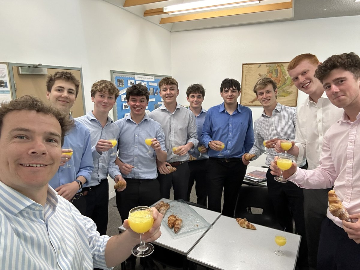 Final lesson Bucks Fizz and croissants! A great squad who are trending in the right direction… go well #geologyrocks #alevels <a href="/RadleyGeol/">Radley Geology</a>