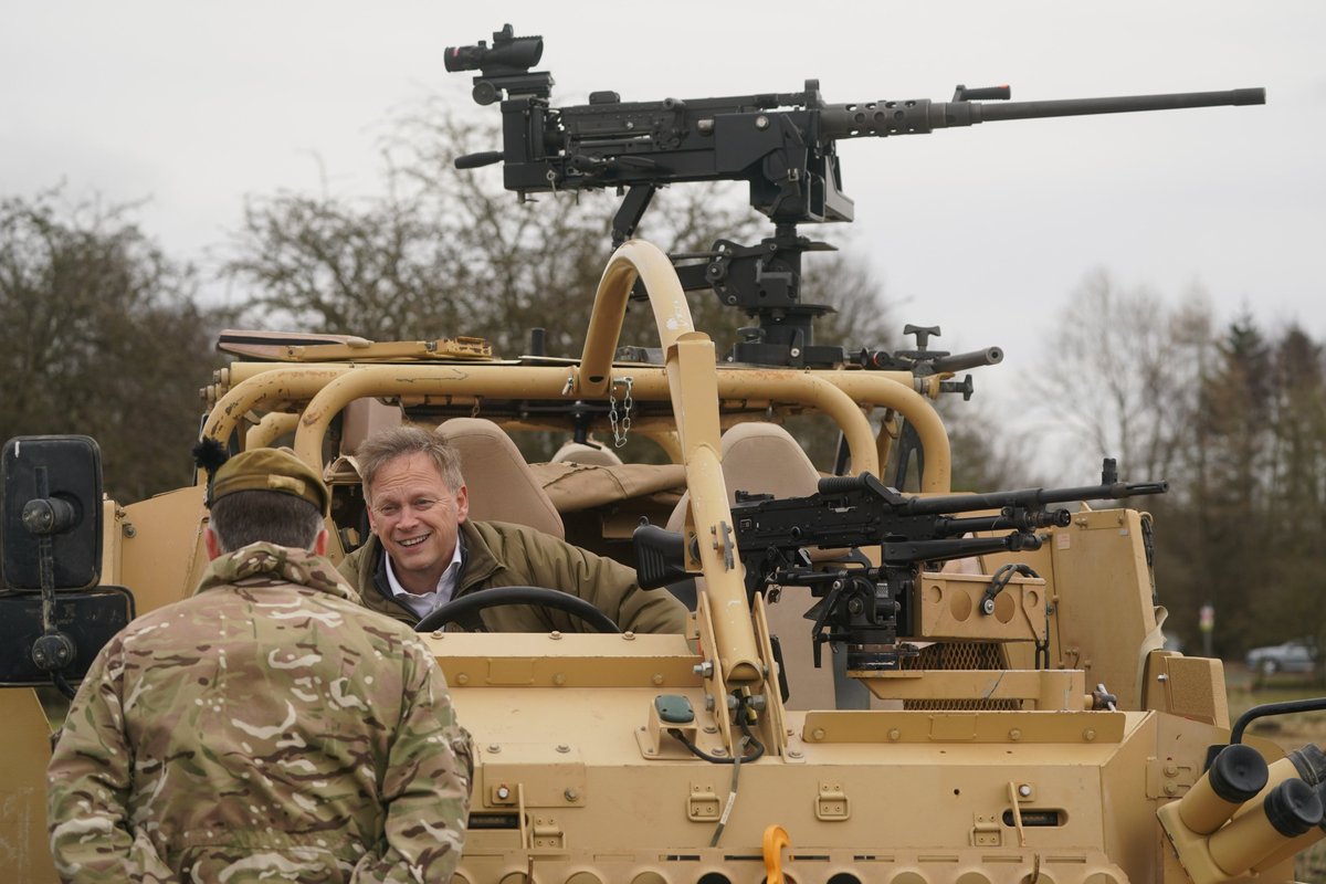The return of National Service will “toughen up” Britain’s youth and boost our country’s “resilience”, says Defence Secretary Grant Shapps. Do you agree? And tell us why. 📞0344 499 1000 @ThatAlexWoman