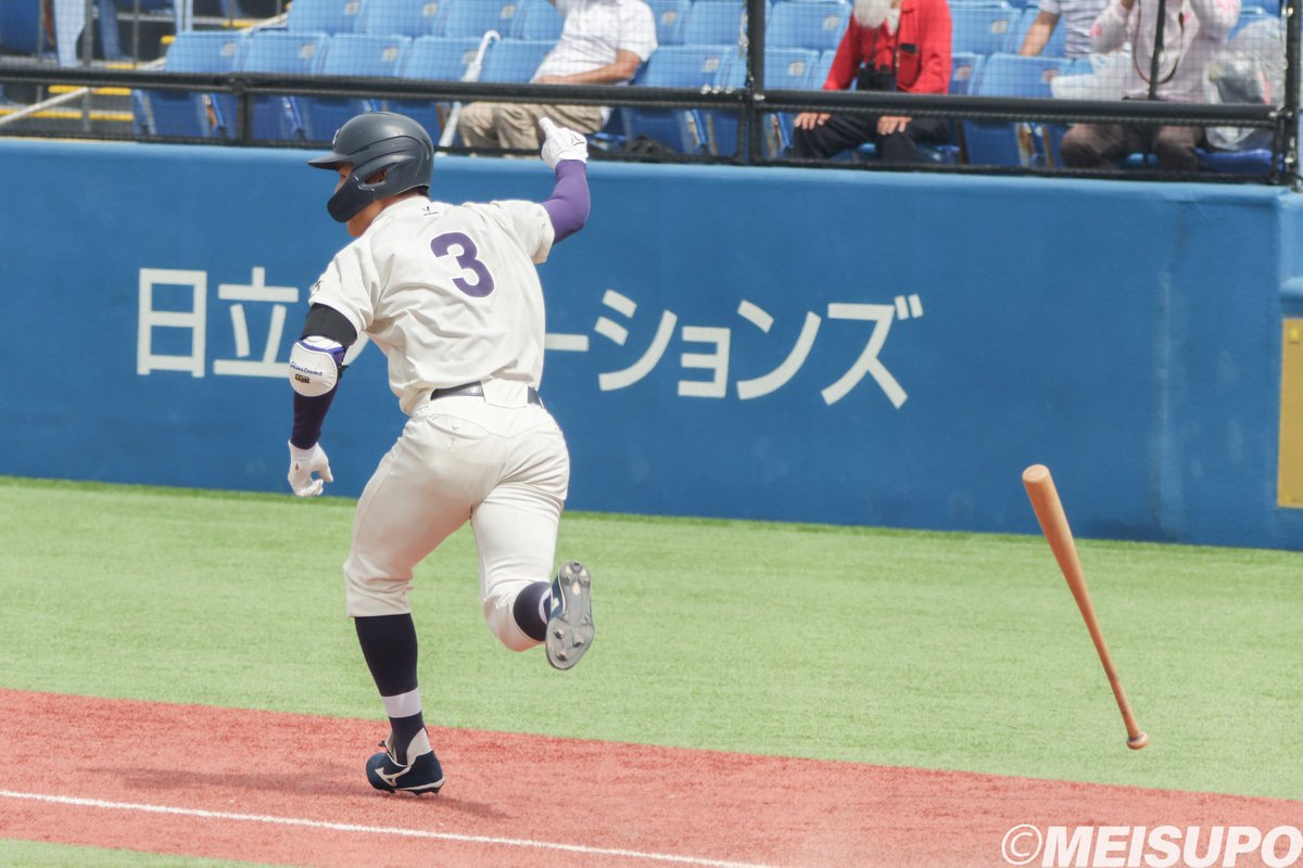 ⚾︎法大３回戦𝗣𝗹𝗮𝘆𝗯𝗮𝗰𝗸⚾︎

４回裏、 代打の #杉崎成 選手が左中間を割る二点適時打を放ちます‼️この一打で同点に追いついた明大は、その後も塁を賑わせ逆転勝利を収めました🎉

#meiji #big6 #明治 #東京六大学 #六大学野球 #野球 #輪 #東海大菅生