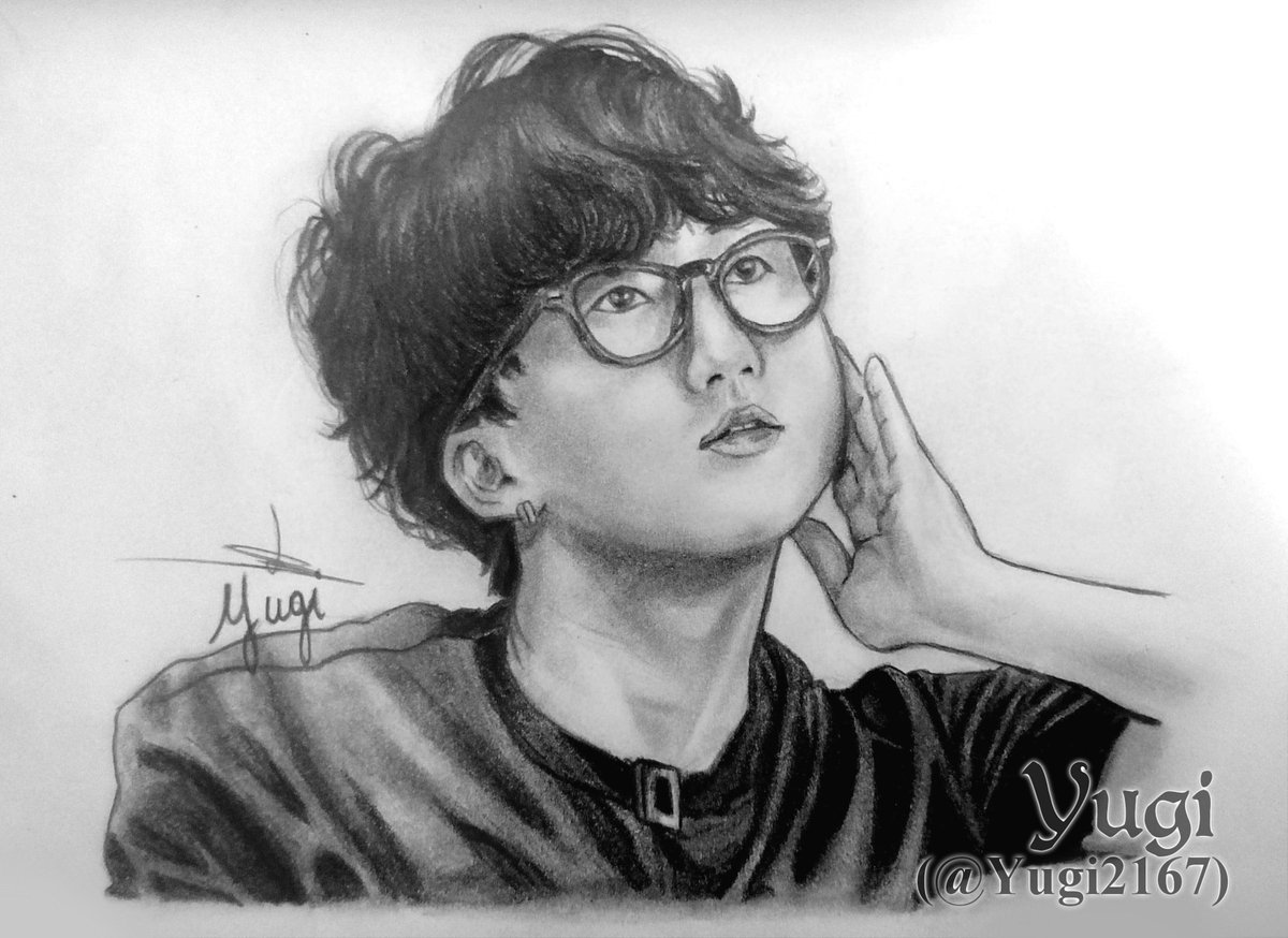 ✏️🌸 When admiration arises, the cells vibrate in chorus. It's possible to hide emotions but it's different when it comes to ignoring this symphony orchestra. In fact, it hurts more to disregard this concert than to live it. ~ Yugi

#realisticart #traditionalart #changbin #quote