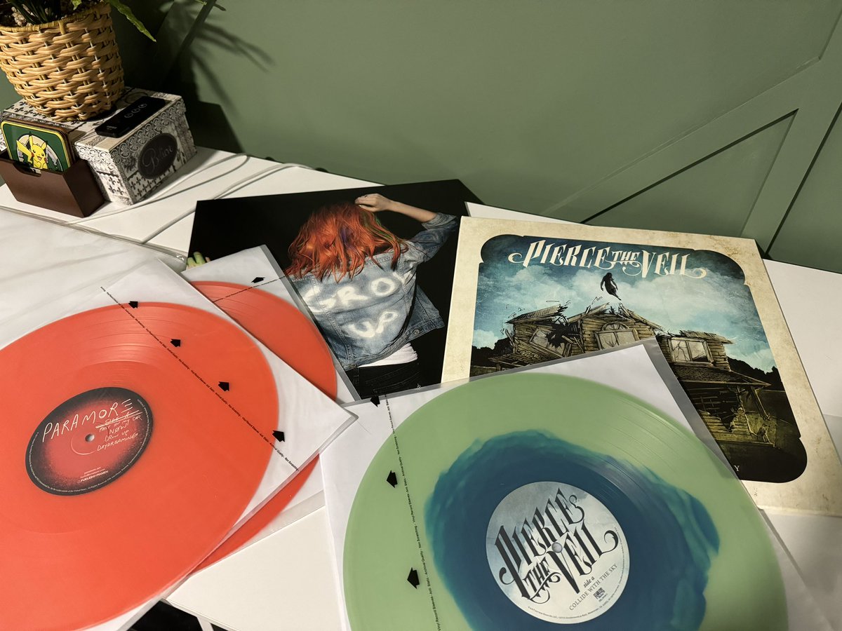 taylahss's tweet photo. slowly adding my teenage favourites to my vinyl collection https://t.co/L0pjbNDNQe