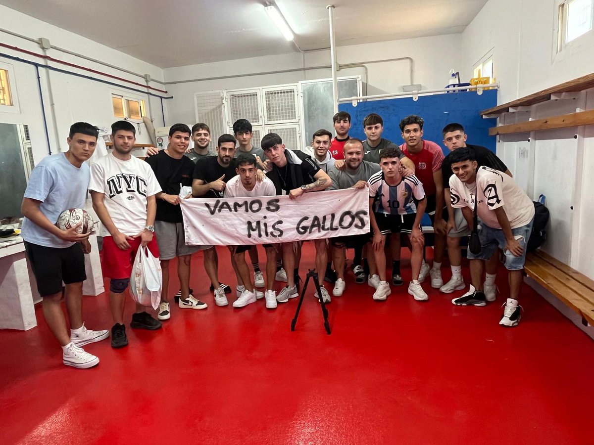 GermanMoleroo's tweet photo. Por y para siempre.
Etapa única e irrepetible.
Solo nosotros sabemos lo que hemos vividos estos dos años. 
❤️🤍🐓 https://t.co/fnqqXeq4W9