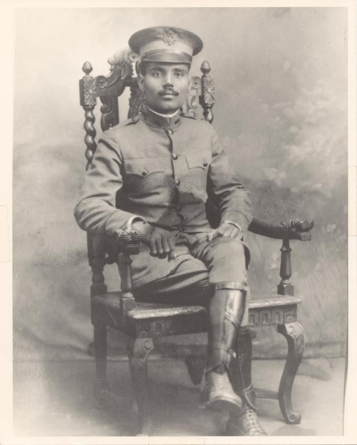 Pedro Albizu Campos signed up to serve in 🇺🇸 Infantry at the outbreak of WWI. He helped organise homeguard in Ponce before being assigned to the all-black 375th infantry. War ended before they could be sent to Europe. He went on to be a leading figure in Puerto Rican nationalism.
