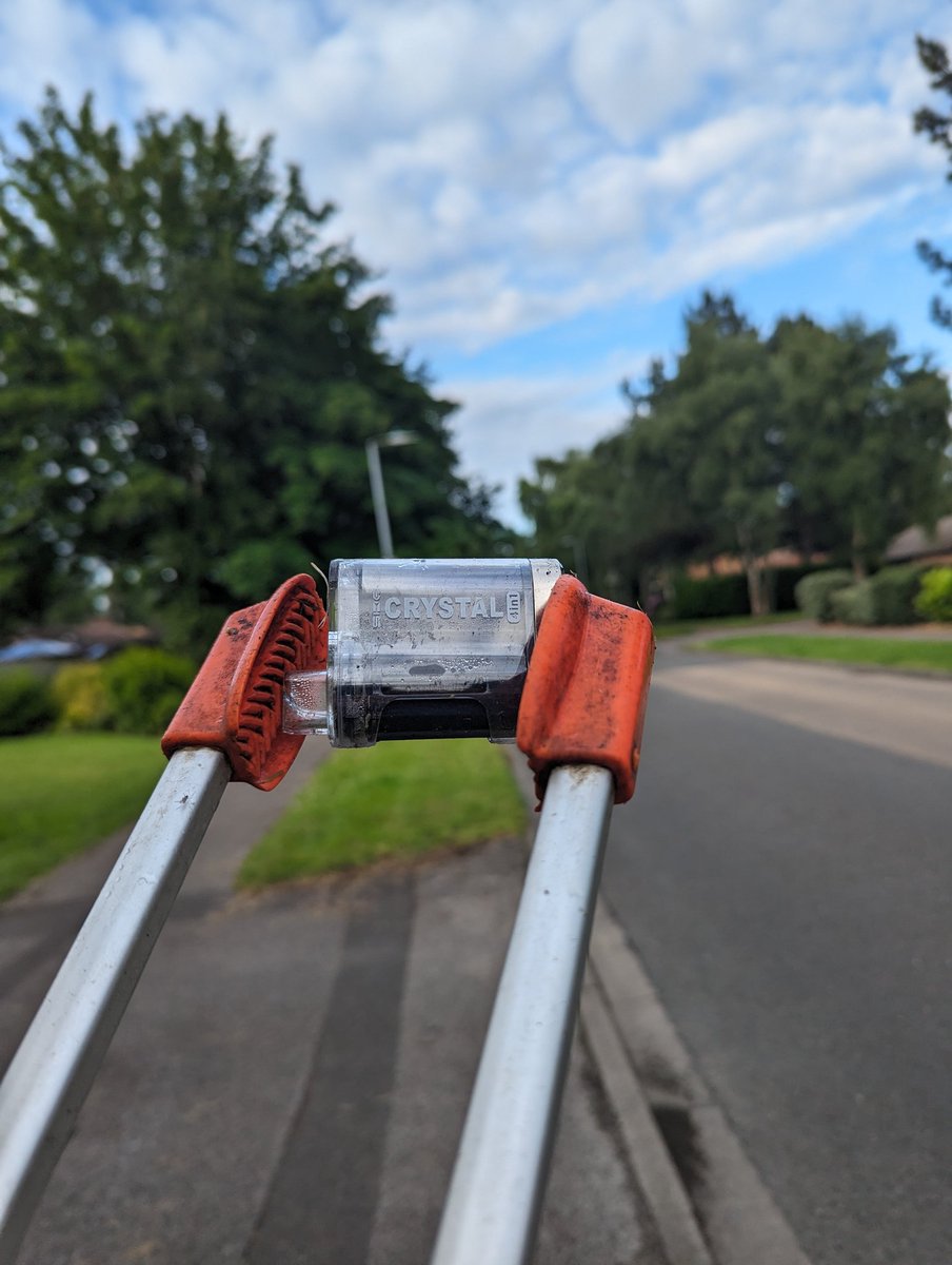 The new littering travesty. It used to be facemasks but now there isn't a day goes by when some lazy tosser hasn't discarded a vape. Shame on the manufacturers too for producing these evil things 😡