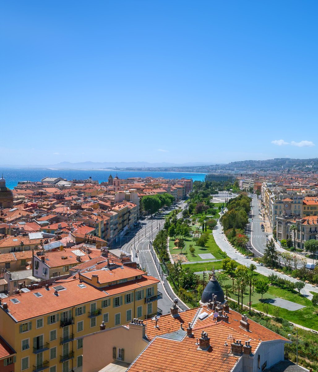 🌞 #Nice06 est l'une des villes les ➕tendances du monde pour passer les vacances cet été selon le Mastercard Economics Institute ! Avec ses belles plages, sa savoureuse cuisine niçoise & son art de vivre, Nice est assurément le joyau de la Côte d'Azur 😍 #ExploreniceCotedAzur