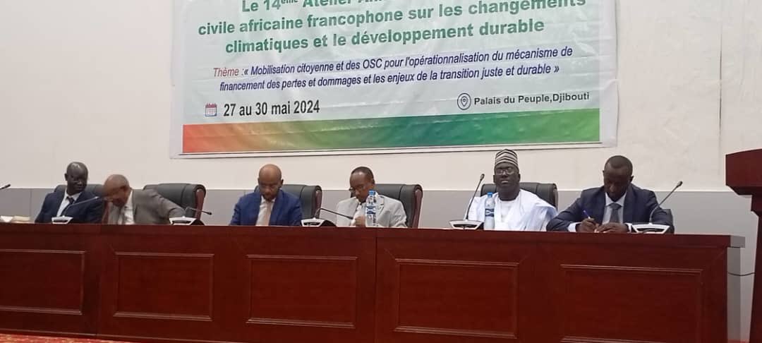 endaenergylinks's tweet photo. Demarrage du 14ème atelier annuel du Réseau Climat & Développement (RC&D) 
@ClimatDev 

📅 Thème : Mobilisation citoyenne et des OSC pour l'opérationnalisation du mécanisme de financement des pertes et dommages et les enjeux de la transition juste

Pour cette édition, le #RCD a mis en avant l’importance de la finance climatique et l’opérationnalisation du mécanisme de financement des pertes et dommages. En partenariat avec le Gouvernement de Djibouti, Ford Foundation, et ENDA ENERGIE, le Réseau Climat et Développement veut promouvoir une transition juste et durable.

#Climatdev  #RCDàDjibouti #OJuST